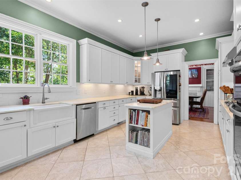 8 College Street, York, SC 29745.  MLS# CAR4390128, YatesRealty ID 28003. 