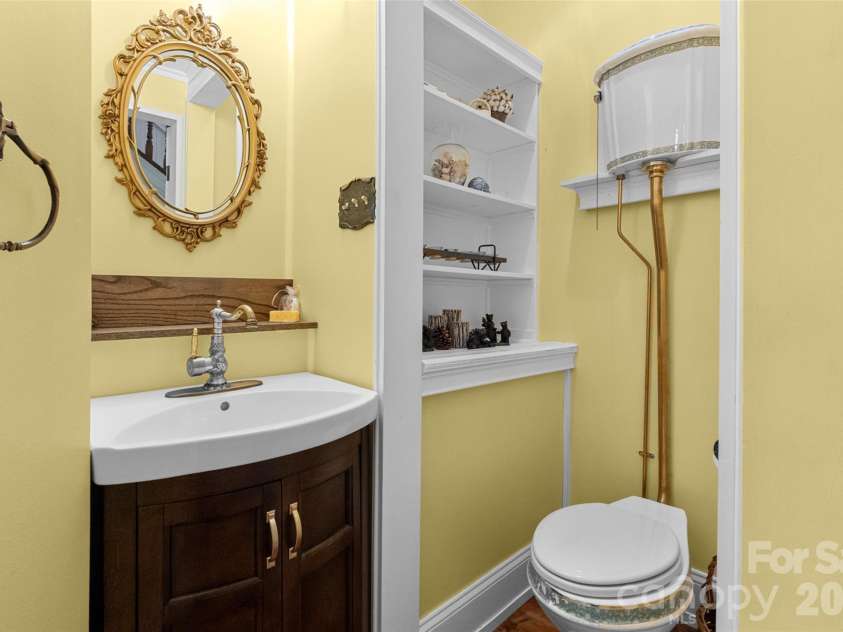 8 College Street, York, SC 29745.  MLS# CAR4390128, YatesRealty ID 28003. 