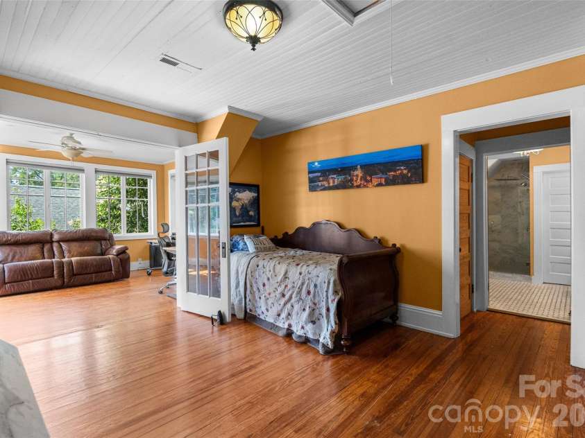 8 College Street, York, SC 29745.  MLS# CAR4390128, YatesRealty ID 28003. 