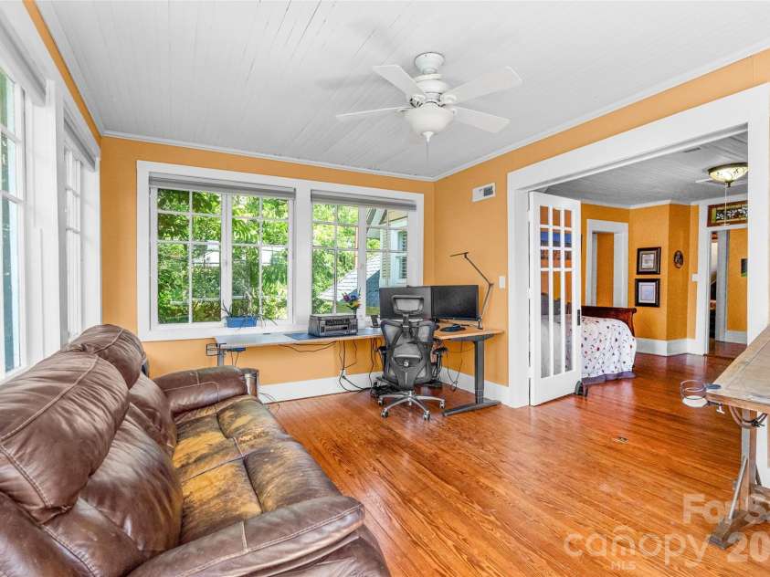 8 College Street, York, SC 29745.  MLS# CAR4390128, YatesRealty ID 28003. 