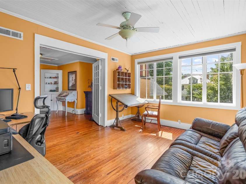 8 College Street, York, SC 29745.  MLS# CAR4390128, YatesRealty ID 28003. 
