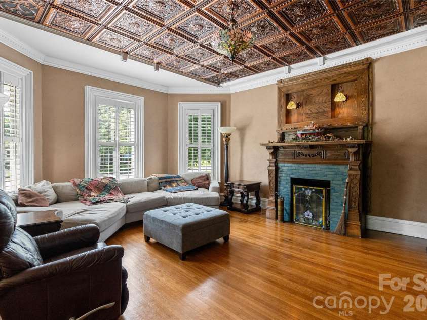 8 College Street, York, SC 29745.  MLS# CAR4390128, YatesRealty ID 28003. 
