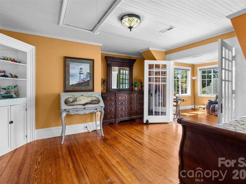 8 College Street, York, SC 29745.  MLS# CAR4390128, YatesRealty ID 28003. 