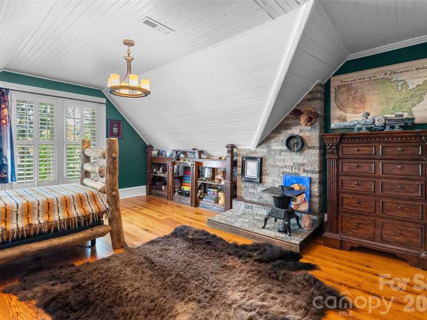 8 College Street, York, SC 29745.  MLS# CAR4390128, YatesRealty ID 28003. 
