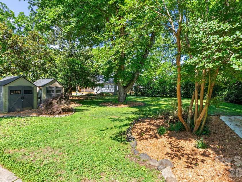 8 College Street, York, SC 29745.  MLS# CAR4390128, YatesRealty ID 28003. 