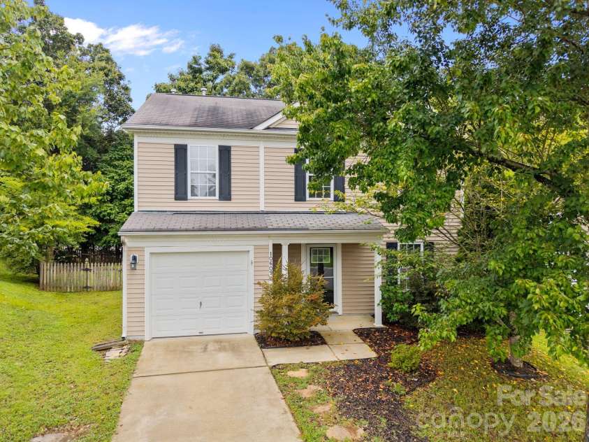 10609 Spring Rain Court, Charlotte, NC 28278.  MLS# CAR4390035, YatesRealty ID 28004. 