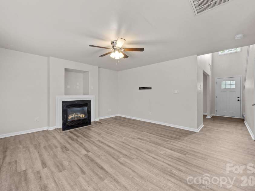 10609 Spring Rain Court, Charlotte, NC 28278.  MLS# CAR4390035, YatesRealty ID 28004. 