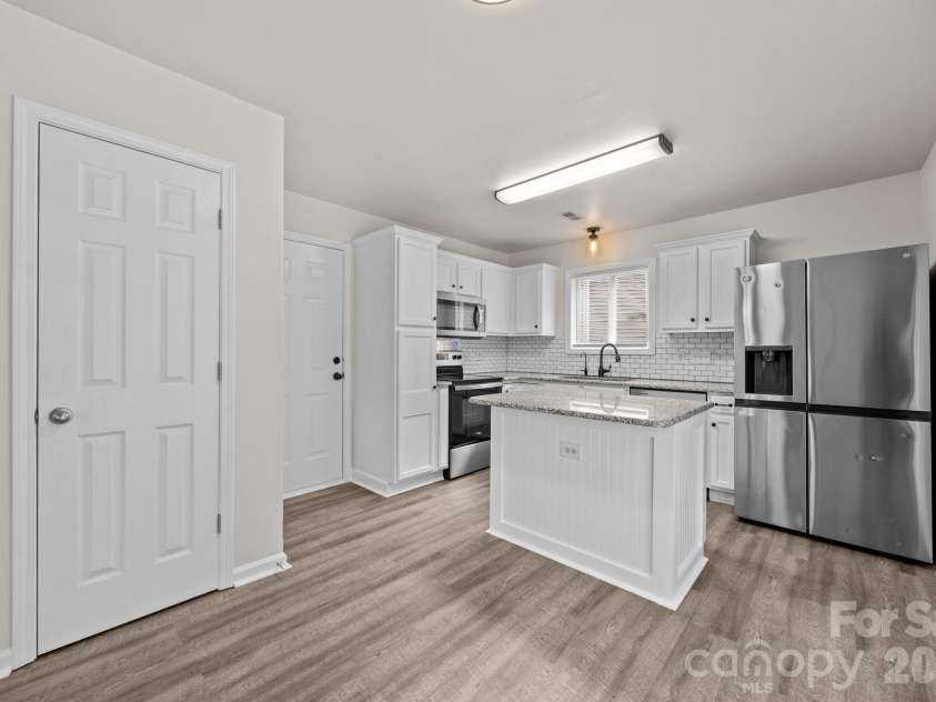 10609 Spring Rain Court, Charlotte, NC 28278.  MLS# CAR4390035, YatesRealty ID 28004. 