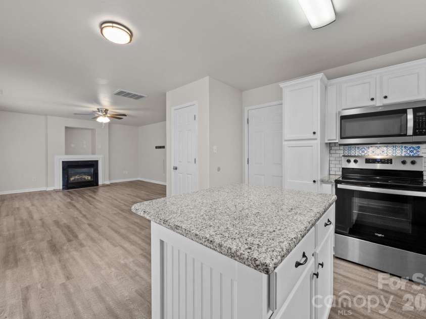 10609 Spring Rain Court, Charlotte, NC 28278.  MLS# CAR4390035, YatesRealty ID 28004. 