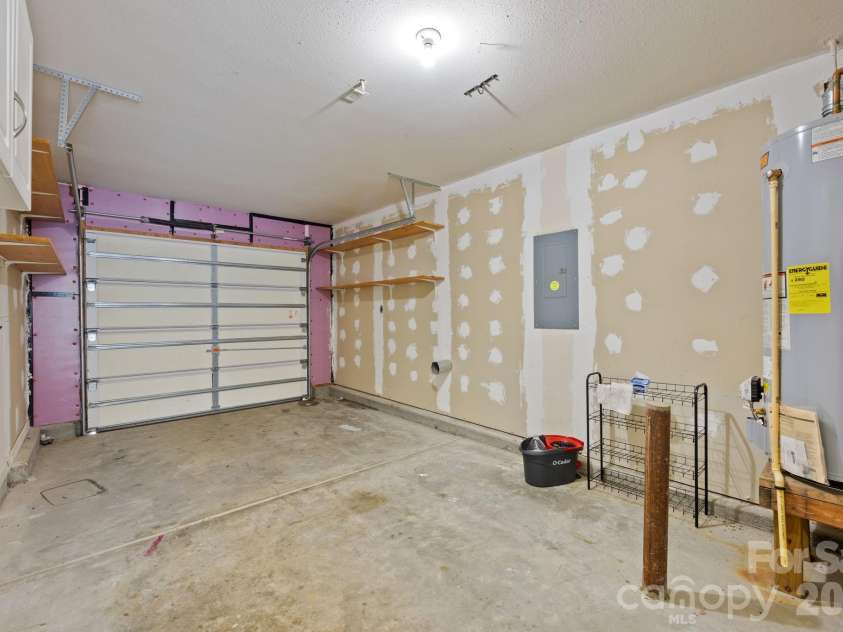 10609 Spring Rain Court, Charlotte, NC 28278.  MLS# CAR4390035, YatesRealty ID 28004. 