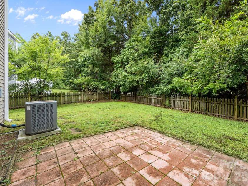 10609 Spring Rain Court, Charlotte, NC 28278.  MLS# CAR4390035, YatesRealty ID 28004. 