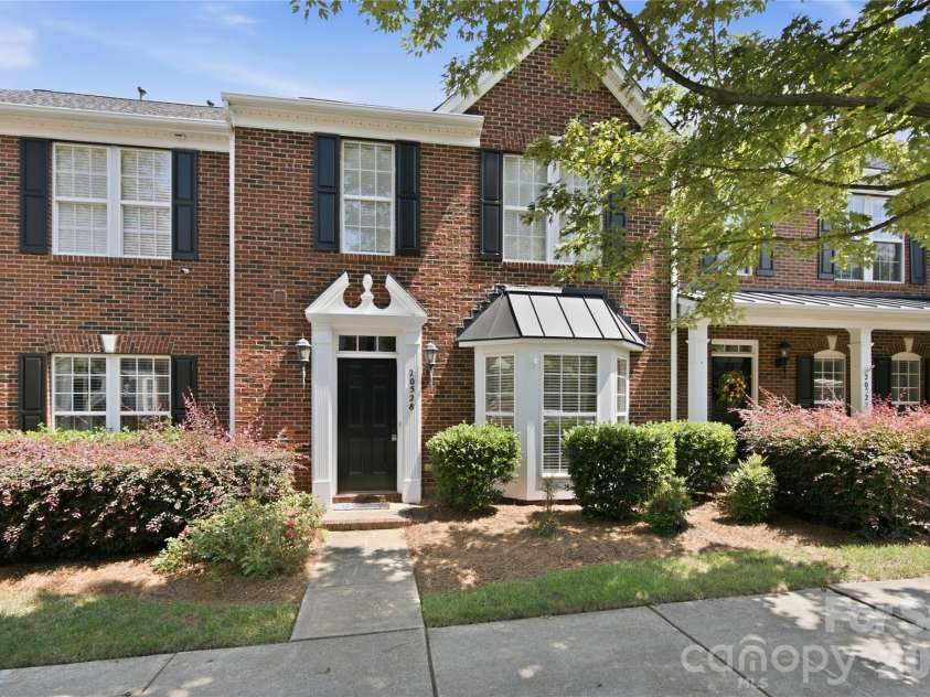 20528 Harbor View Drive, Cornelius, NC 28031.  MLS# CAR4387578, YatesRealty ID 28005. 