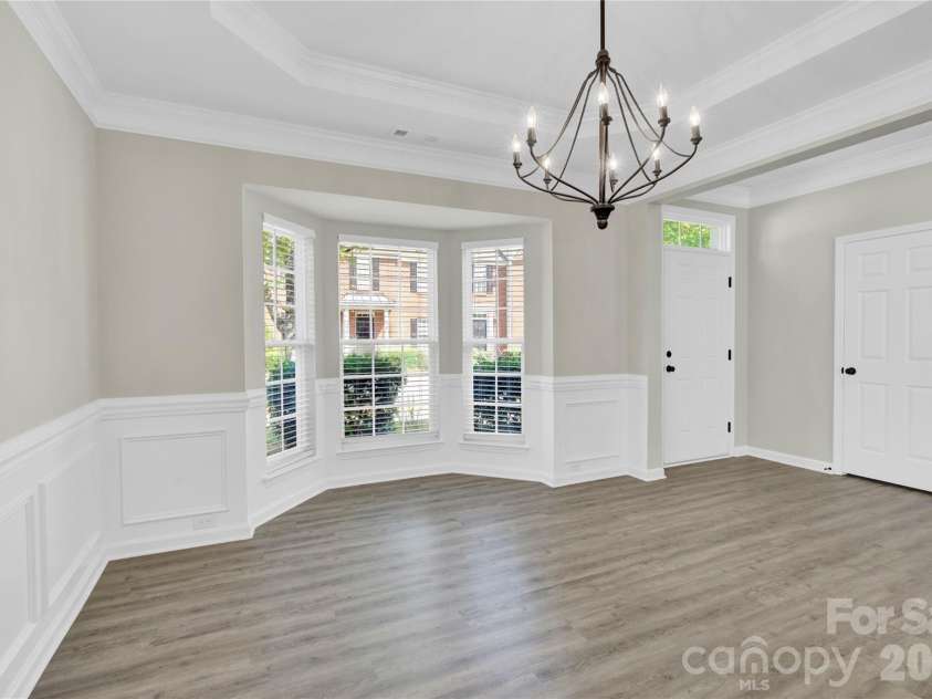 20528 Harbor View Drive, Cornelius, NC 28031.  MLS# CAR4387578, YatesRealty ID 28005. Dining Room