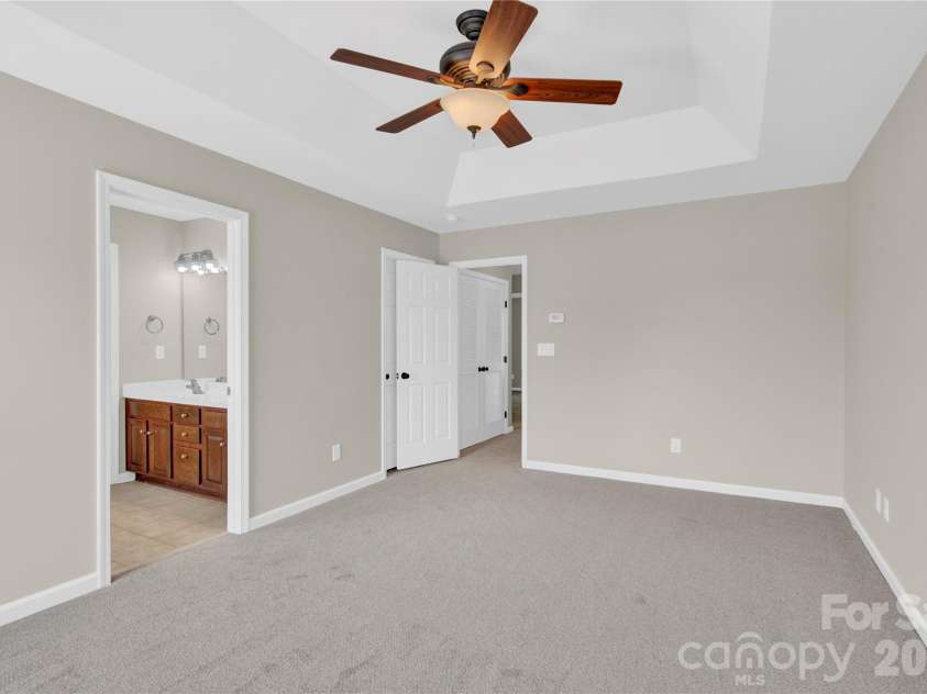 20528 Harbor View Drive, Cornelius, NC 28031.  MLS# CAR4387578, YatesRealty ID 28005. Primary Bedroom