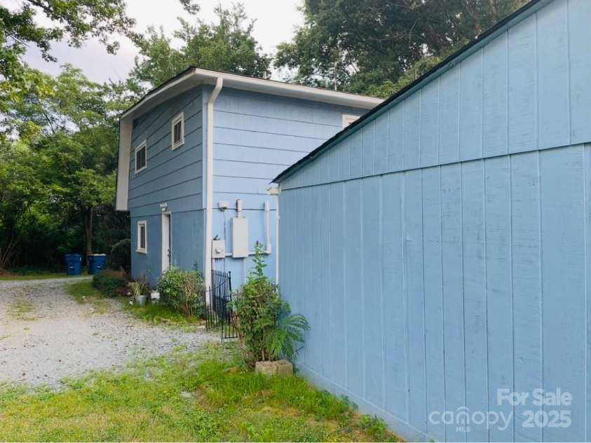209 Edgewood Drive, Wingate, NC 28174.  MLS# CAR4285232, YatesRealty ID 28008. 