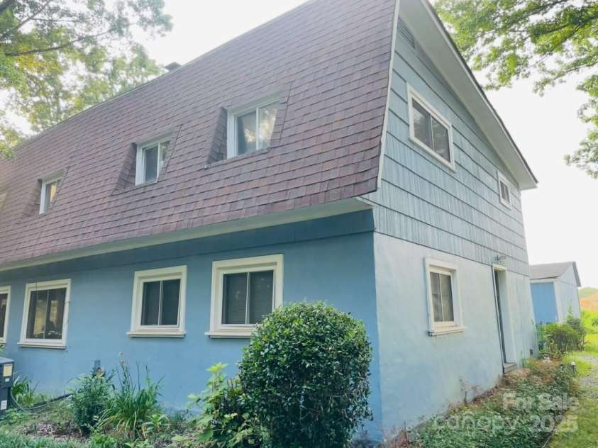 209 Edgewood Drive, Wingate, NC 28174.  MLS# CAR4285232, YatesRealty ID 28008. 