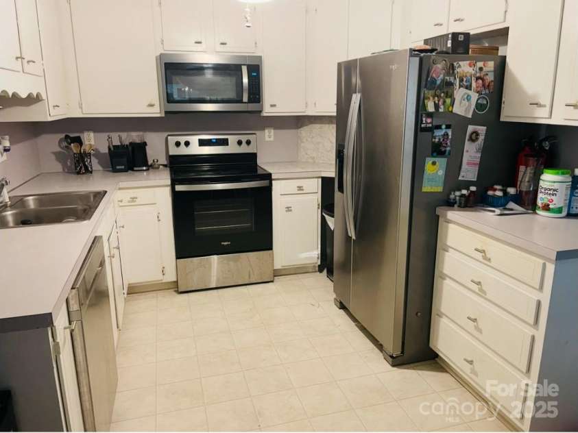 209 Edgewood Drive, Wingate, NC 28174.  MLS# CAR4285232, YatesRealty ID 28008. Main Kitchen