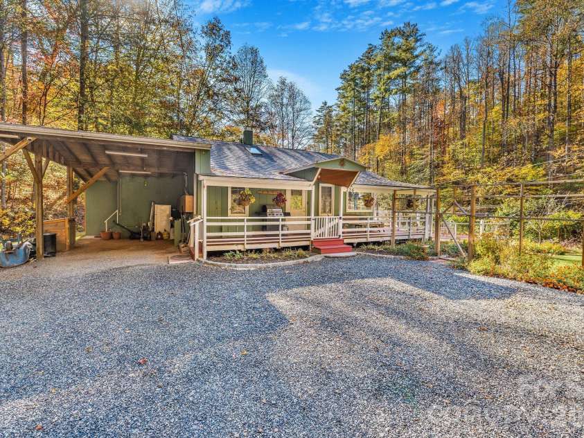 226 Fish Pond Lane, Burnsville, NC 28714.  MLS# CAR4390266, YatesRealty ID 28009. 
