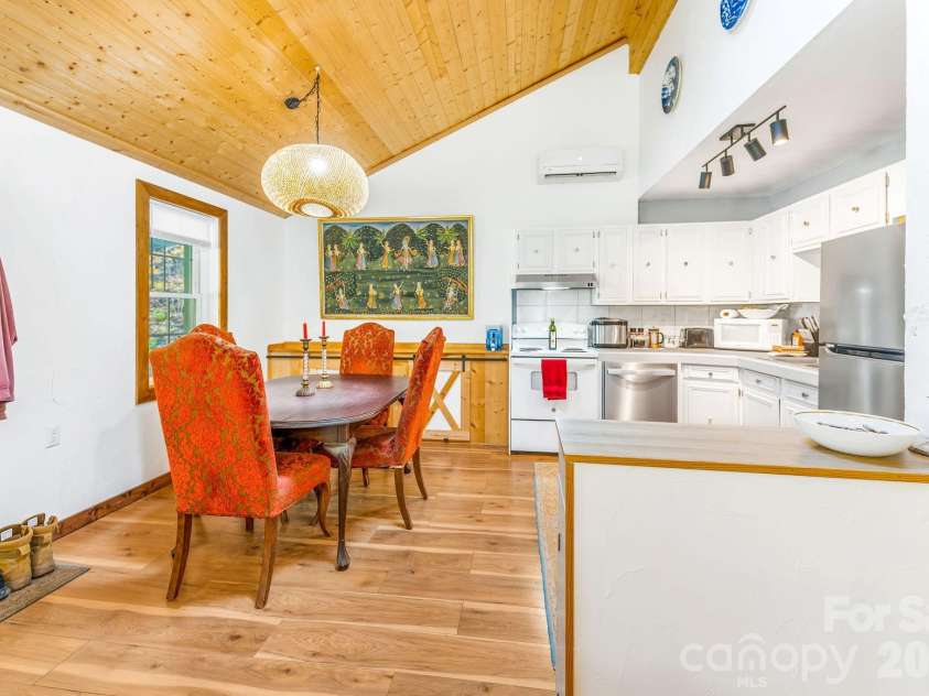 226 Fish Pond Lane, Burnsville, NC 28714.  MLS# CAR4390266, YatesRealty ID 28009. 
