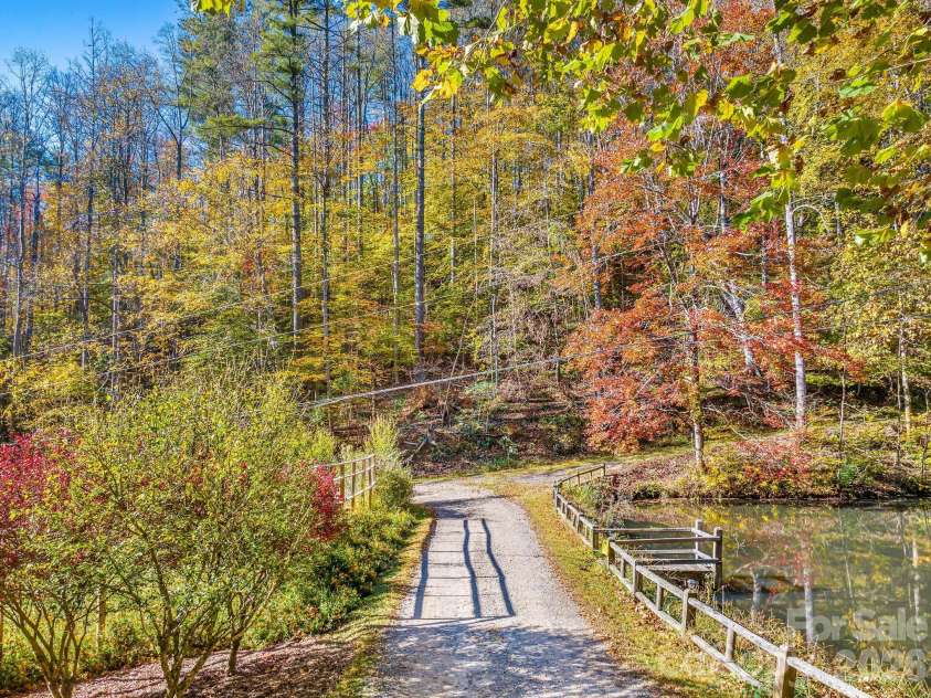 226 Fish Pond Lane, Burnsville, NC 28714.  MLS# CAR4390266, YatesRealty ID 28009. 