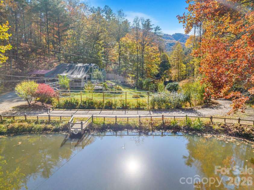 226 Fish Pond Lane, Burnsville, NC 28714.  MLS# CAR4390266, YatesRealty ID 28009. 