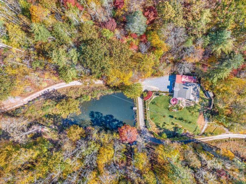 226 Fish Pond Lane, Burnsville, NC 28714.  MLS# CAR4390266, YatesRealty ID 28009. 