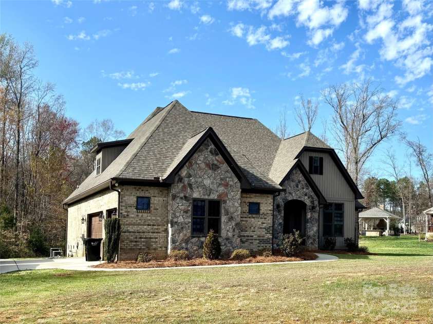 1021 Mccollum Oaks Lane, Monroe, NC 28110.  MLS# CAR4285149, YatesRealty ID 28013. 