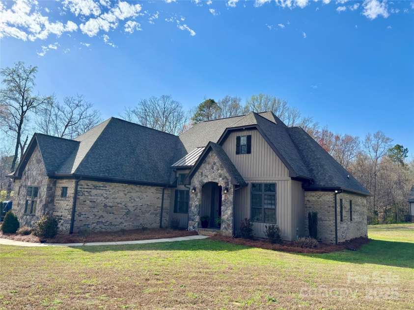 1021 Mccollum Oaks Lane, Monroe, NC 28110.  MLS# CAR4285149, YatesRealty ID 28013. 