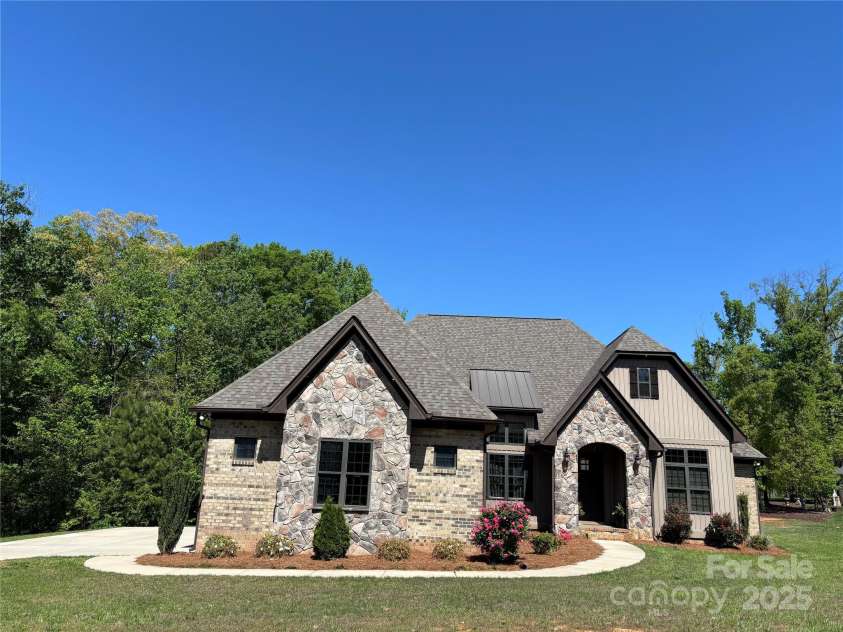 1021 Mccollum Oaks Lane, Monroe, NC 28110.  MLS# CAR4285149, YatesRealty ID 28013. 