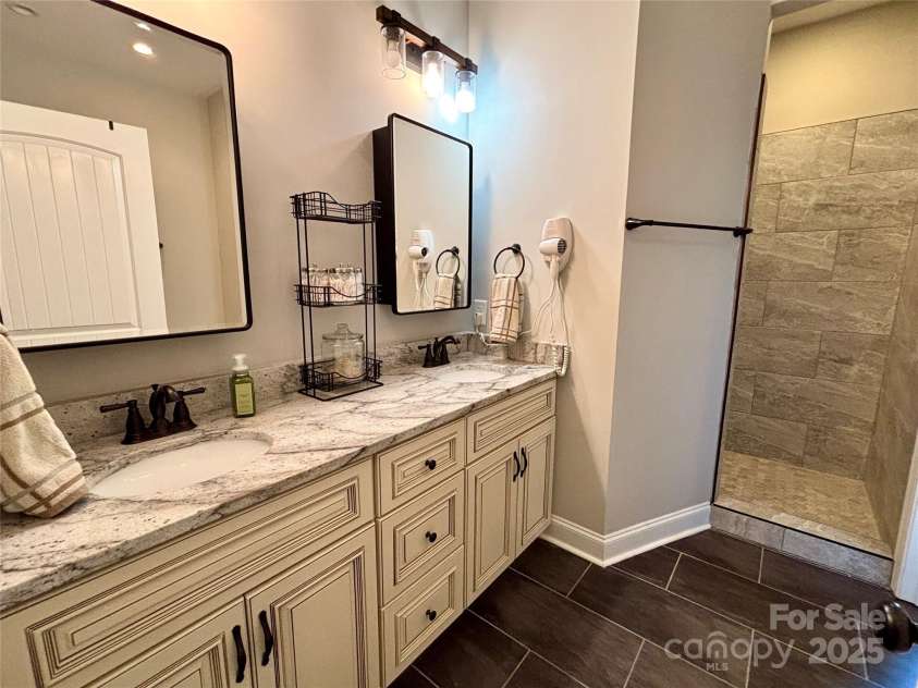 1021 Mccollum Oaks Lane, Monroe, NC 28110.  MLS# CAR4285149, YatesRealty ID 28013. 