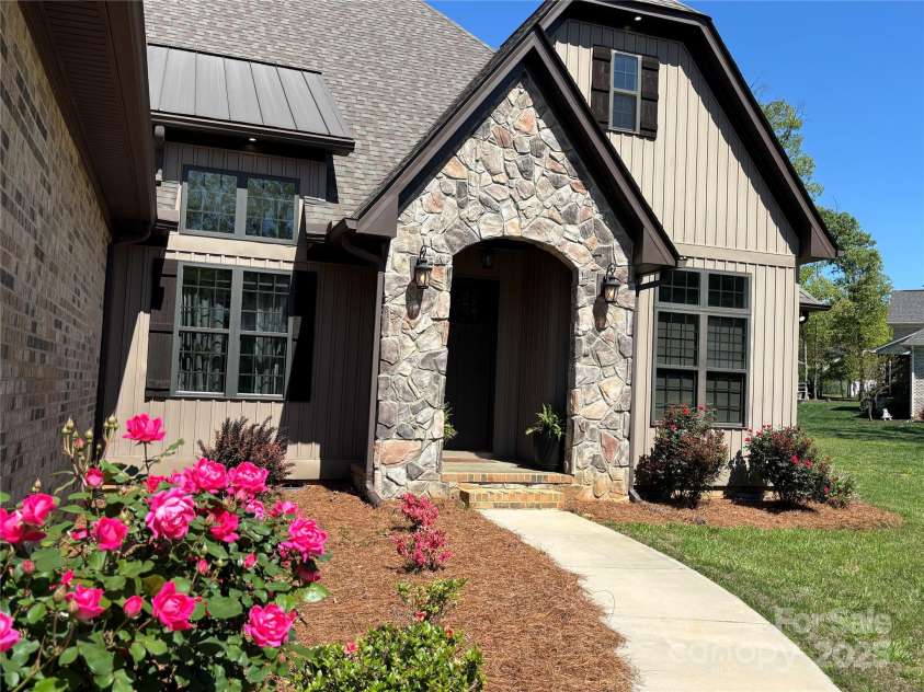 1021 Mccollum Oaks Lane, Monroe, NC 28110.  MLS# CAR4285149, YatesRealty ID 28013. 
