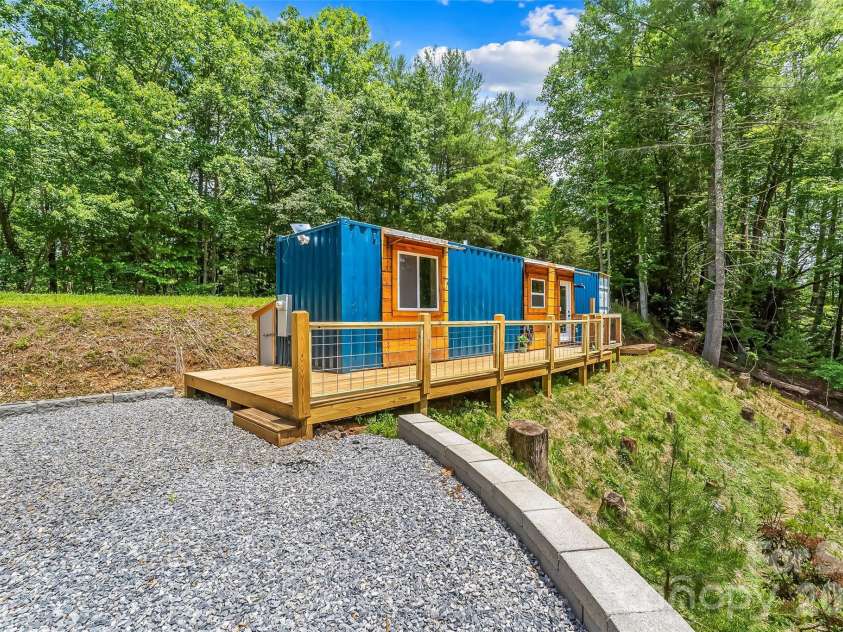 678 Forest Lake Heights Drive, Nebo, NC 28761.  MLS# CAR4390093, YatesRealty ID 28013. 