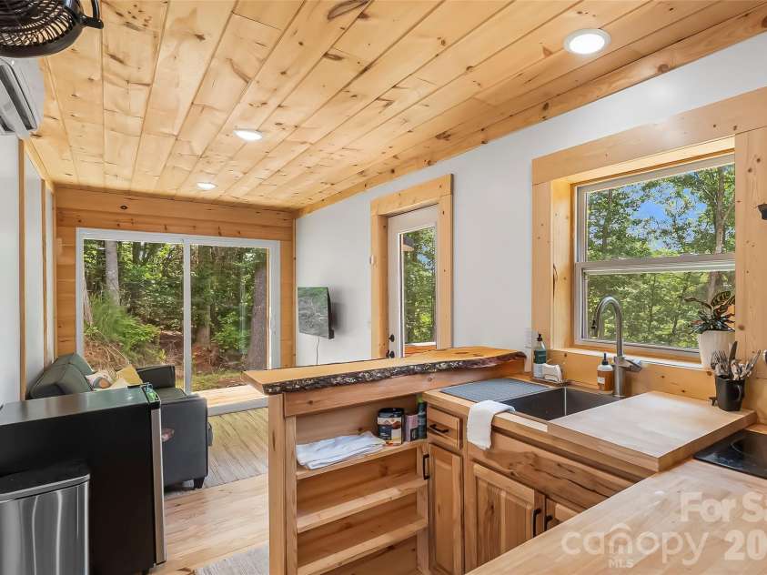 678 Forest Lake Heights Drive, Nebo, NC 28761.  MLS# CAR4390093, YatesRealty ID 28013. 