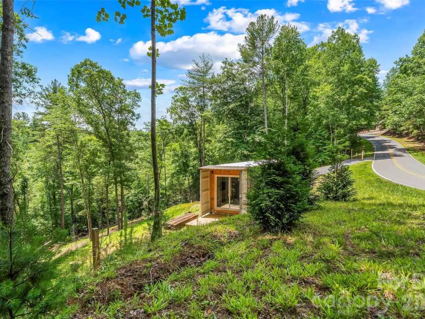 678 Forest Lake Heights Drive, Nebo, NC 28761.  MLS# CAR4390093, YatesRealty ID 28013. 