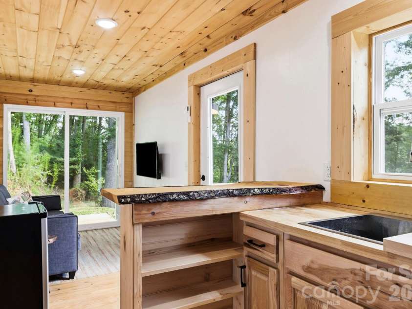 678 Forest Lake Heights Drive, Nebo, NC 28761.  MLS# CAR4424103, YatesRealty ID 28013. 