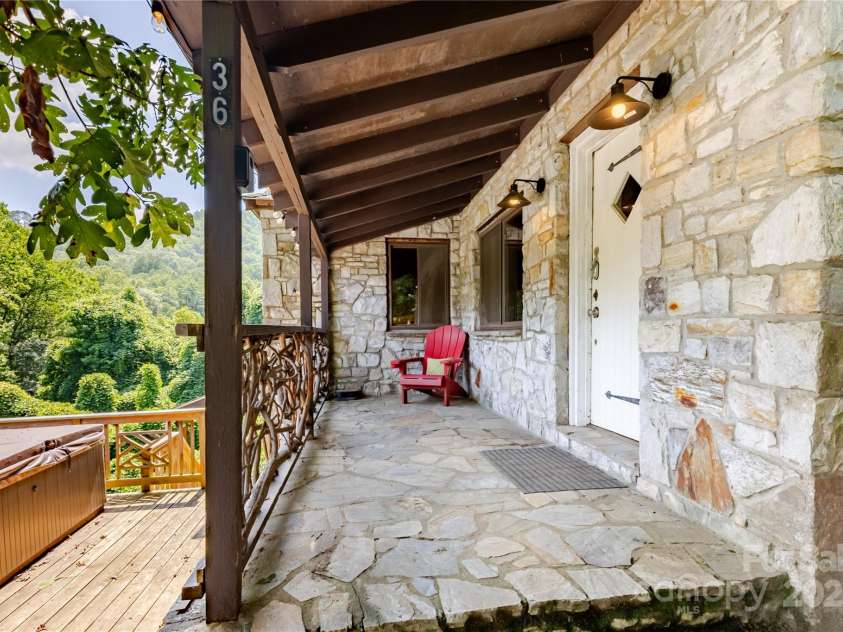 160 Observation Point Road, Bryson City, NC 28713.  MLS# CAR4284631, YatesRealty ID 28014. 