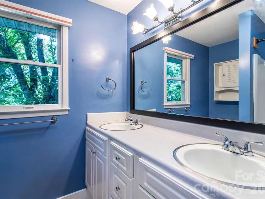 73 Cresent Drive, Pisgah Forest, NC 28768.  MLS# CAR4382489, YatesRealty ID 28014. 