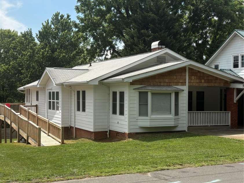 10 Washington Avenue, Asheville, NC 28804.  MLS# CAR4390227, YatesRealty ID 28015. 