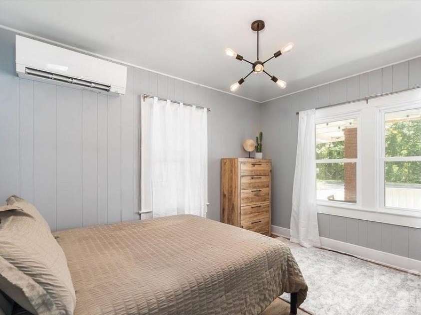 10 Washington Avenue, Asheville, NC 28804.  MLS# CAR4390227, YatesRealty ID 28015. Front unit