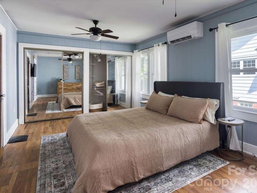 10 Washington Avenue, Asheville, NC 28804.  MLS# CAR4390227, YatesRealty ID 28015. Front unit
