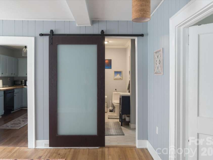 10 Washington Avenue, Asheville, NC 28804.  MLS# CAR4390227, YatesRealty ID 28015. Front unit