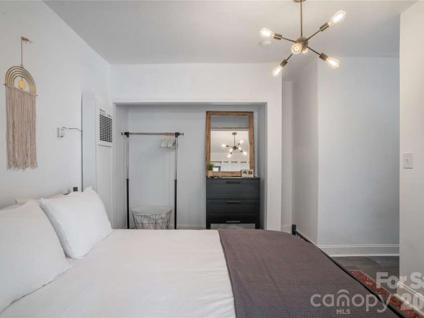 10 Washington Avenue, Asheville, NC 28804.  MLS# CAR4390227, YatesRealty ID 28015. Rear unit