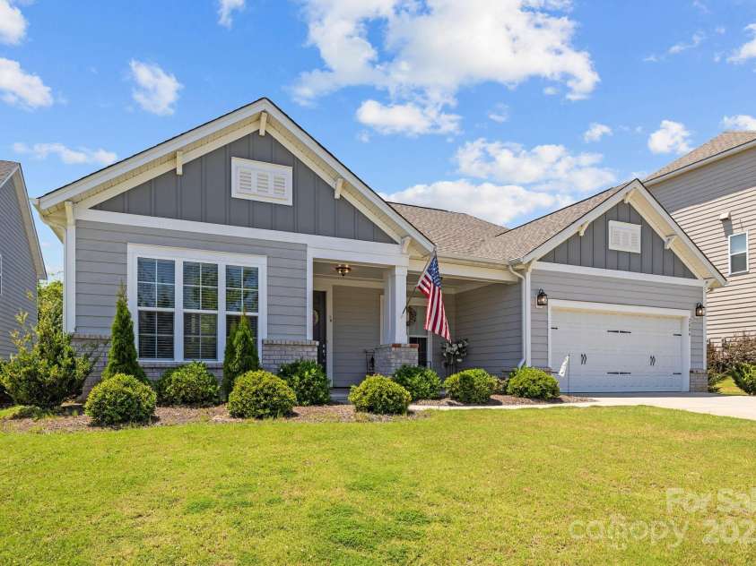 2004 Rockbrook Lane, Belmont, NC 28012.  MLS# CAR4272903, YatesRealty ID 28015. 