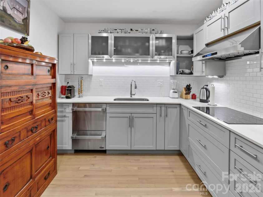 52 Melody Lane, Saluda, NC 28773.  MLS# CAR4390355, YatesRealty ID 28016. 