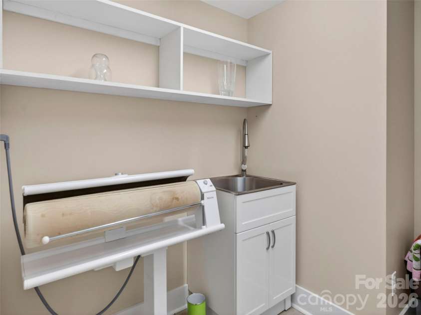 52 Melody Lane, Saluda, NC 28773.  MLS# CAR4390355, YatesRealty ID 28016. 