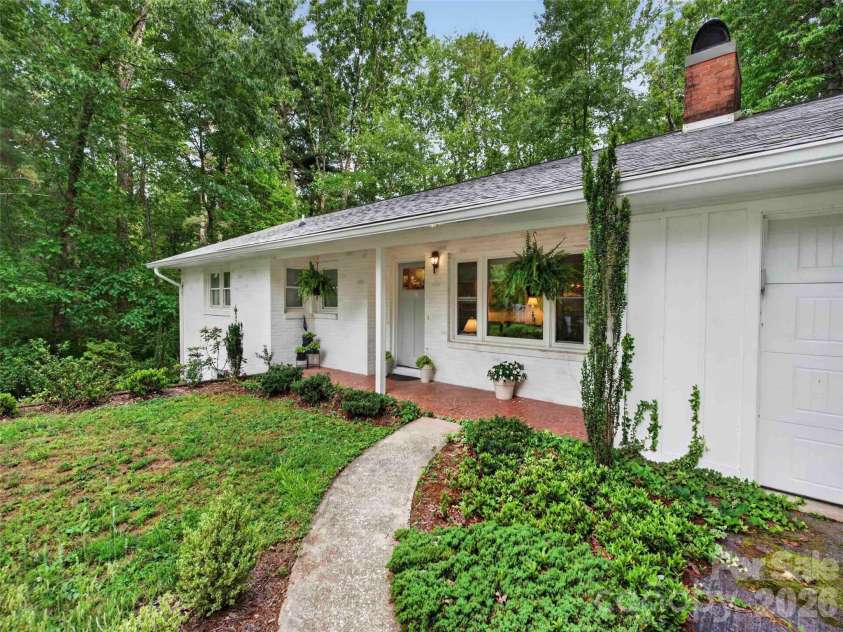 52 Melody Lane, Saluda, NC 28773.  MLS# CAR4390355, YatesRealty ID 28016. 