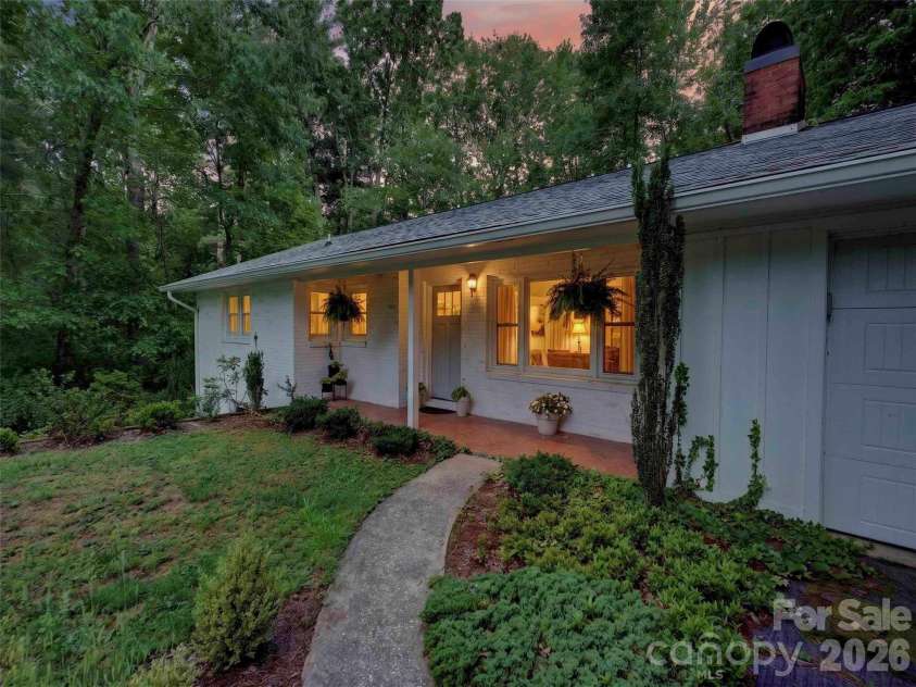 52 Melody Lane, Saluda, NC 28773.  MLS# CAR4390355, YatesRealty ID 28016. 