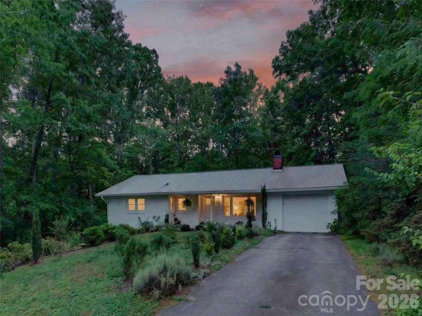 52 Melody Lane, Saluda, NC 28773.  MLS# CAR4390355, YatesRealty ID 28016. 