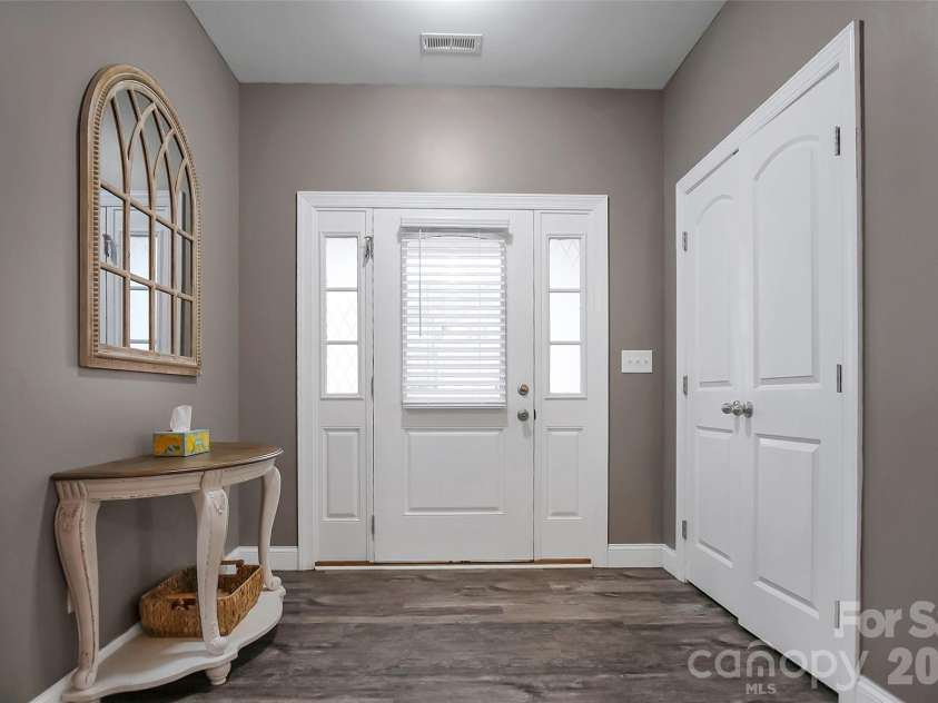 122 Windstone Drive, Troutman, NC 28166.  MLS# CAR4389418, YatesRealty ID 28017. 