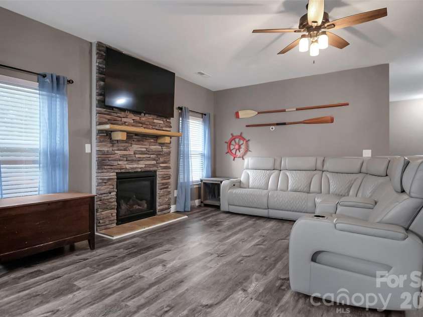 122 Windstone Drive, Troutman, NC 28166.  MLS# CAR4389418, YatesRealty ID 28017. 